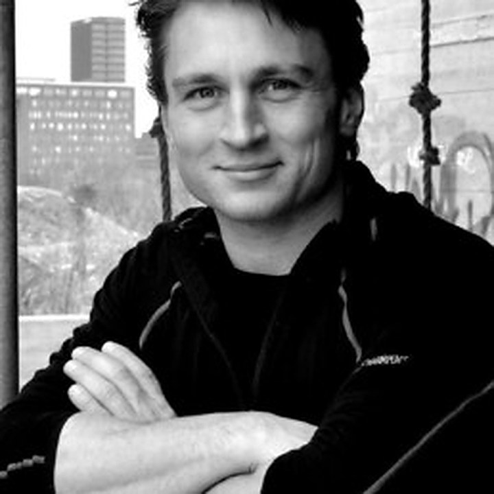 portræt-af-dennis-frisch